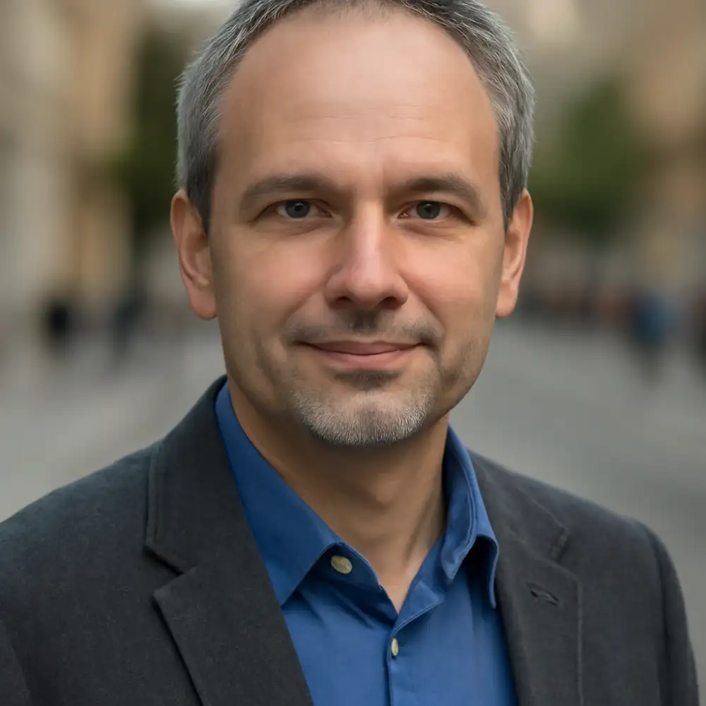 Redaktor časopisu TOL.cz - News from the heart of Europe: Matěj Hora